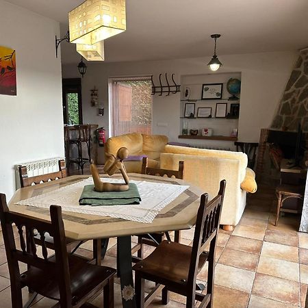 Gasthaus Vivienda De Uso Turistico El Nido La Serrada Exterior foto