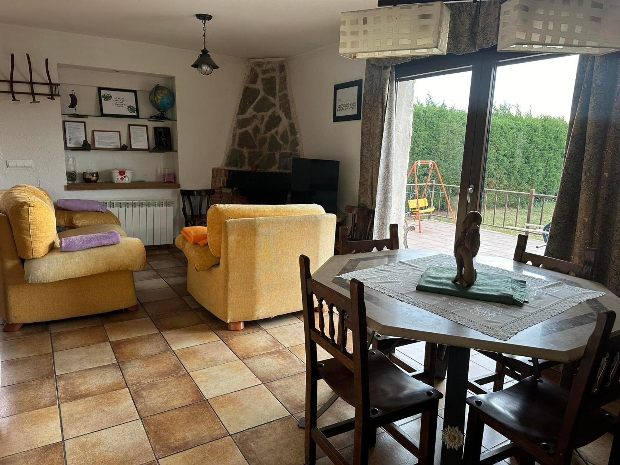 Gasthaus Vivienda De Uso Turistico El Nido La Serrada Exterior foto